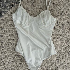 Princess Polly white bodysuit. Perfect condition.